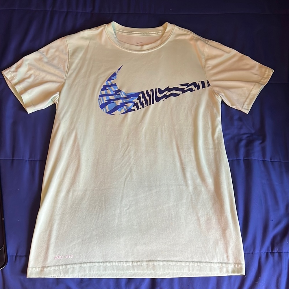 Nike Tee men’s small